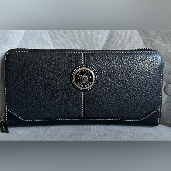 Dooney & Bourke Black Textured Leather wallet - Picture 6 of 14